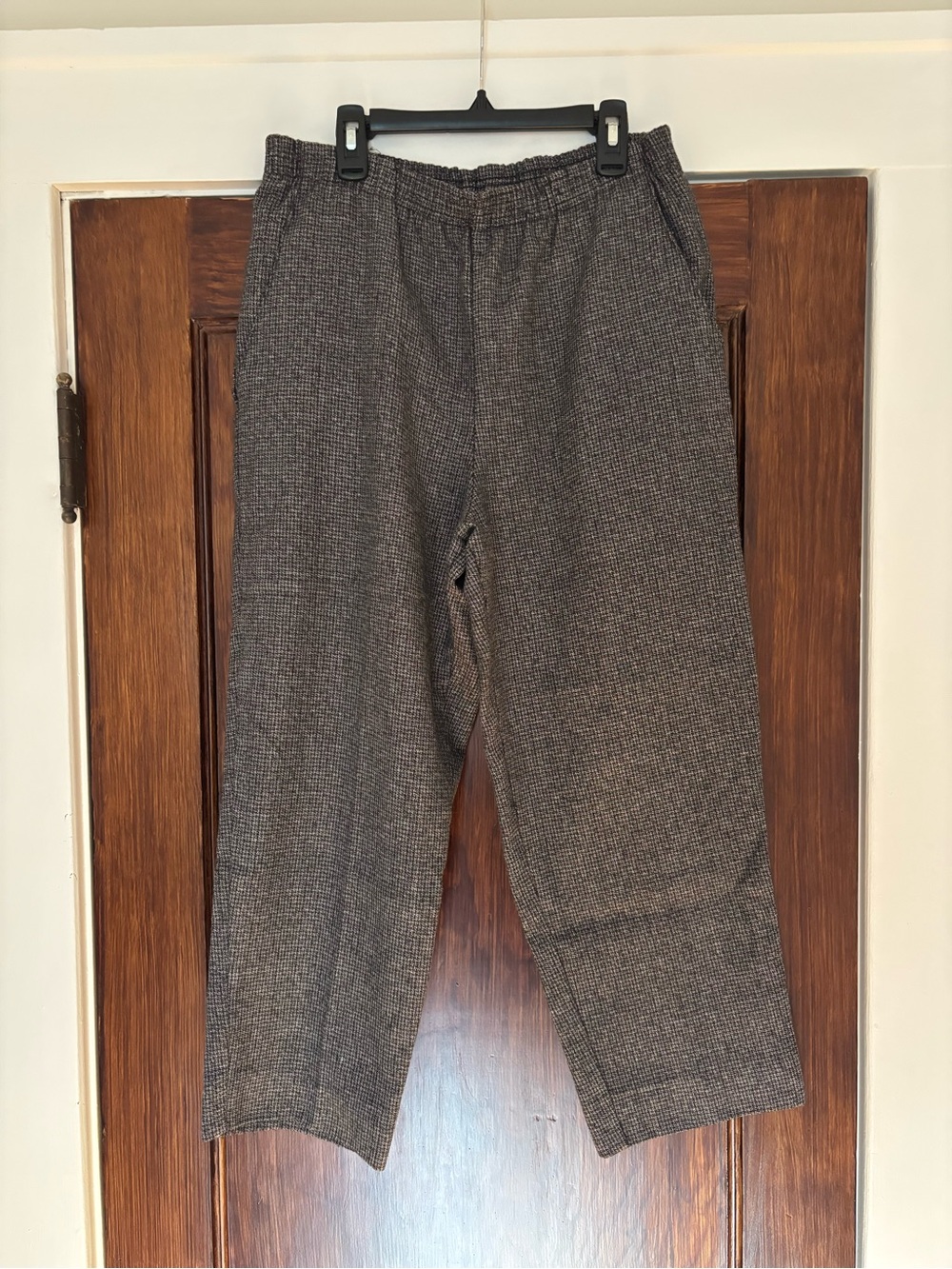 Briggs New York Gray Cropped Plaid Pants